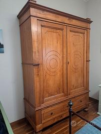 ARMADIO ANTIQUARIATO