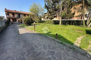 VILLA A SCHIERA A TREZZANO ROSA