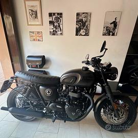 Bonneville T120 Ace Café