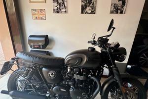 Bonneville T120 Ace Café