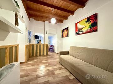 2 LOCALI A CATTOLICA