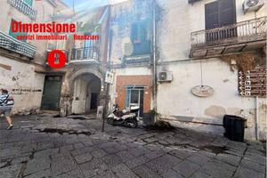 Palazzo / Stabile di 120 m² con 4 locali a Nola