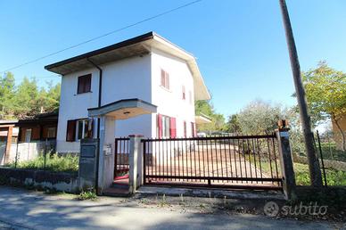 CASA INDIPENDENTE A CAMPLI