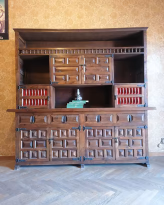 mobili rustico spagnolo.