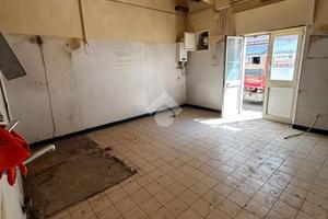 NEGOZIO A MUGNANO DI NAPOLI