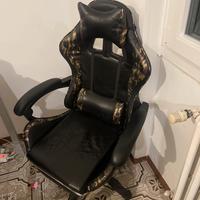 Sedia Gaming Ergonomica Nera con Dettagli Mimetici