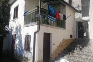 Si vendono due corpi di fabbrica