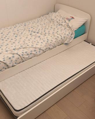 letto singolo con rete estraibile e materassi