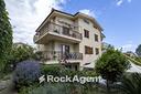 villa-di-280-m²-con-piu-di-5-locali-a-soverato