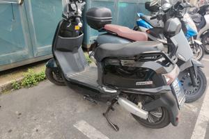 SCOOTER ELETTRICO 125 - 2 PERSONE - SUNRA ROBO S