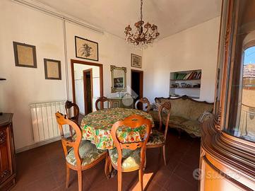2 LOCALI A MONTE COMPATRI