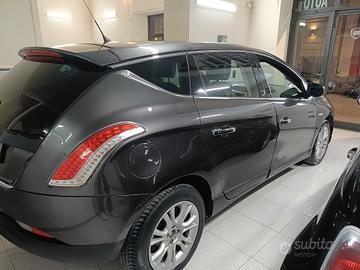 Lancia Delta 1.6 MJT 120cv Silver full