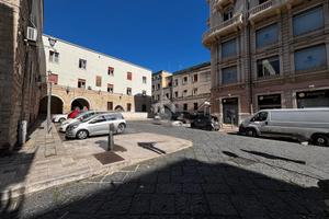 2 LOCALI A BARI