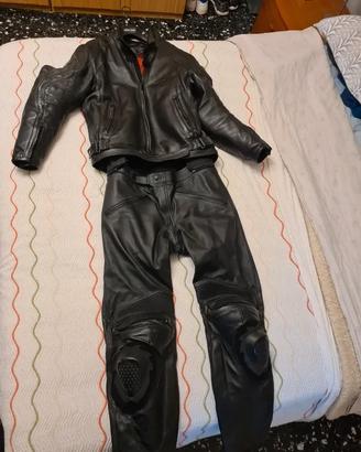 Dainese tuta pelle 2 pezzi Tg 54/56 nera