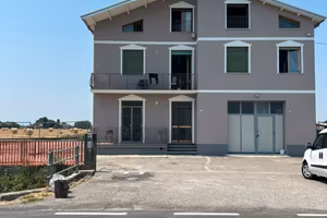 Casa più capannone