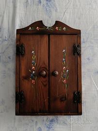 Portachiavi da Parete in Legno Scuro Dipinto 