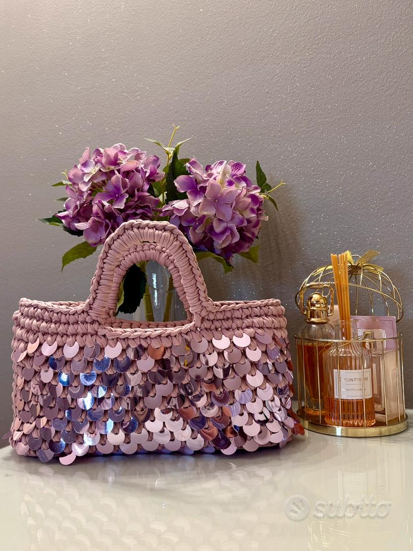 Borsa uncinetto con paillettes effetto coffa Abbigliamento e