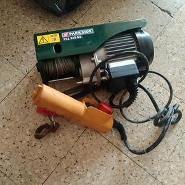 Montacarichi (altezza: 12 mt capienza: 250 kg)