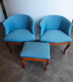 coppia di poltroncine più poggiapiedi