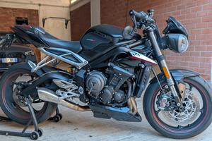 Street triple RS