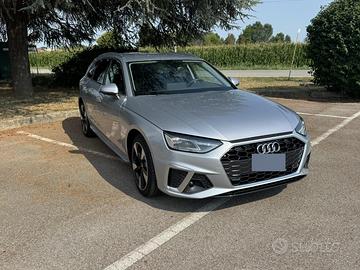 Audi a4 2.0 TDI S tronic 150 cv s line