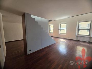 Appartamento di 130 m² con 4 locali a Firenze