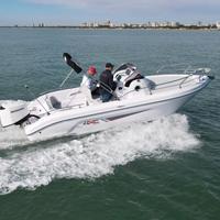 BARCA RANIERI H22SD 4XC CON HONDA BF150D WHITE