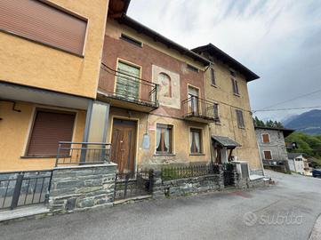 CASA SEMINDIPENDENTE A TEGLIO