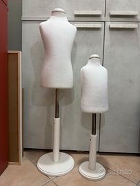 Busti bambini negozio abbigliamento