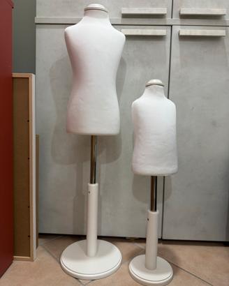 Busti bambini negozio abbigliamento