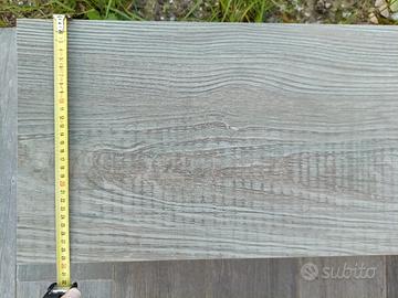 Piastrelle/Plotte in gres porcellanato.