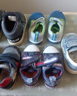 Scatolone di vestiti bimbo e scarpe