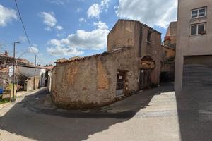 Indipendente da ristrutturare cortile a Villacidro