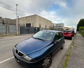 Lancia y (neopatentati)