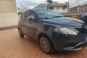 Lancia ypsilon 2017 