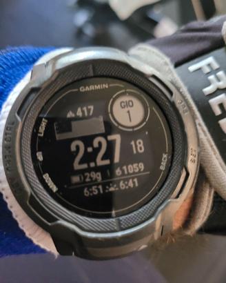 Garmin instinct 2 GPS smartwatch indossato poco