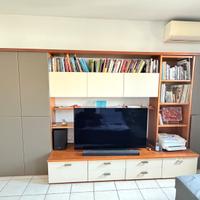 Splendido mobile parete completo