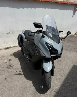 Yamaha t-max 560 tech max 2025