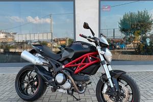 DUCATI MONSTER 796 + CONSEGNA ITALIA A DOMICILIO