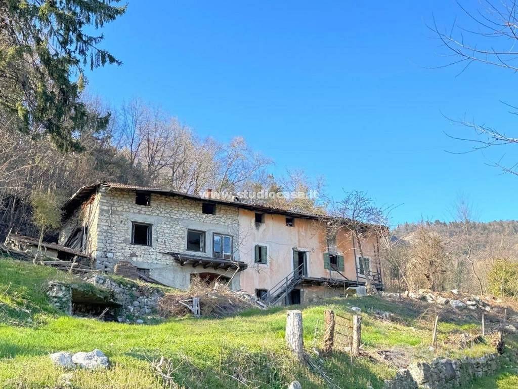 Rustico / Casale di 500 m² con più di 5 locali e p - Vista 4