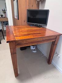 Tavolo in legno stile etnico  90x90