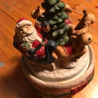 Carillon in ceramica gruppo renne e babbo natale
