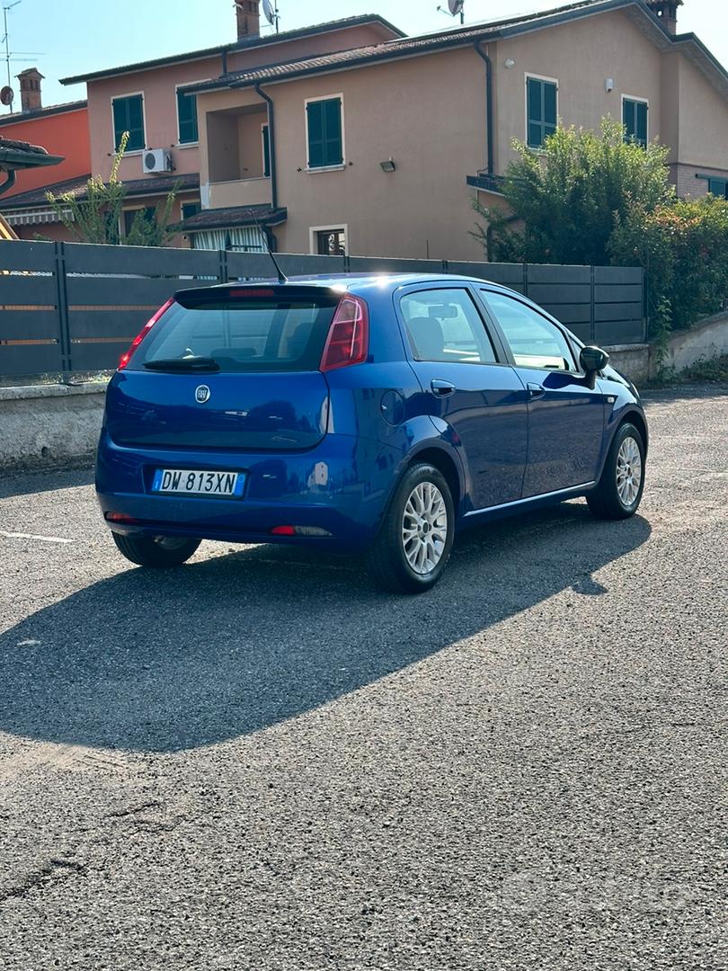 Fiat Grande Punto 2009 photo 3