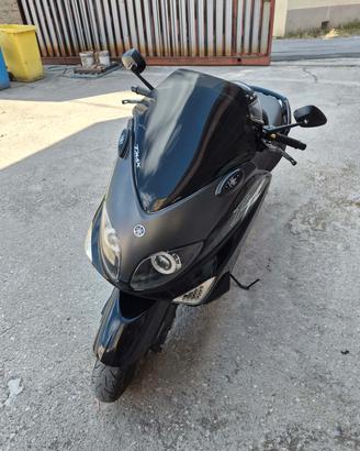 Yamaha TMax 