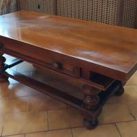 Tavolino in legno con cassetto