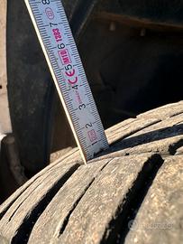 4 cerchioni con gomme michelin 15”