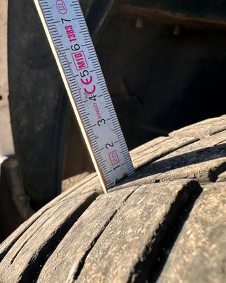 4 cerchioni con gomme michelin 15”