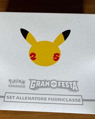 Pokemon Set Allenatore Fuoriclasse Gran Festa 25th