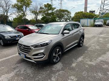 Hyundai Tucson 1.7 CRDi XPossible 19" con Garanzia