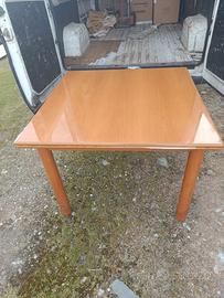 tavolo in legno 